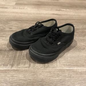 Toddler Black Low Top Vans Lace Up Sneakers